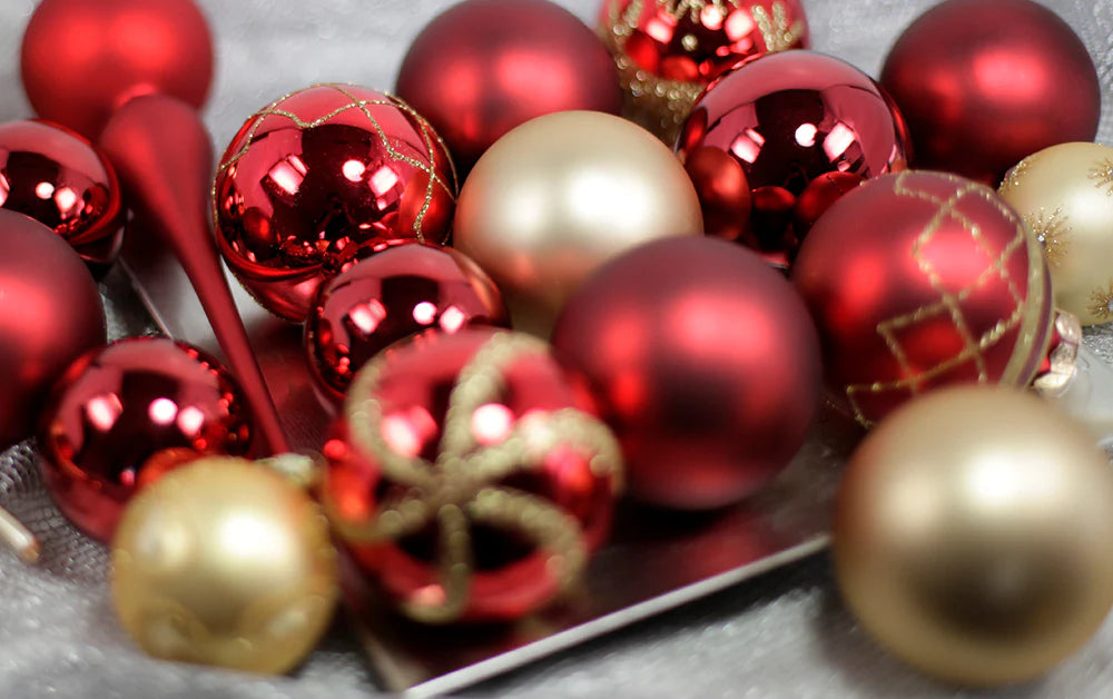 <p><em>Boules </em></p><p>de Noël</p>